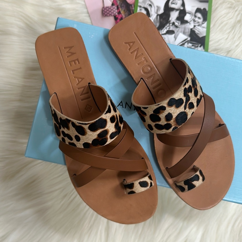 New in box Antonio Melani Larandie Sandals flats  Cheetah 6.5